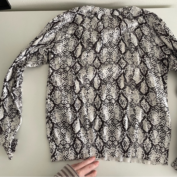 MINNIE ROSE PRINT SWEATER - Picture 3 of 5